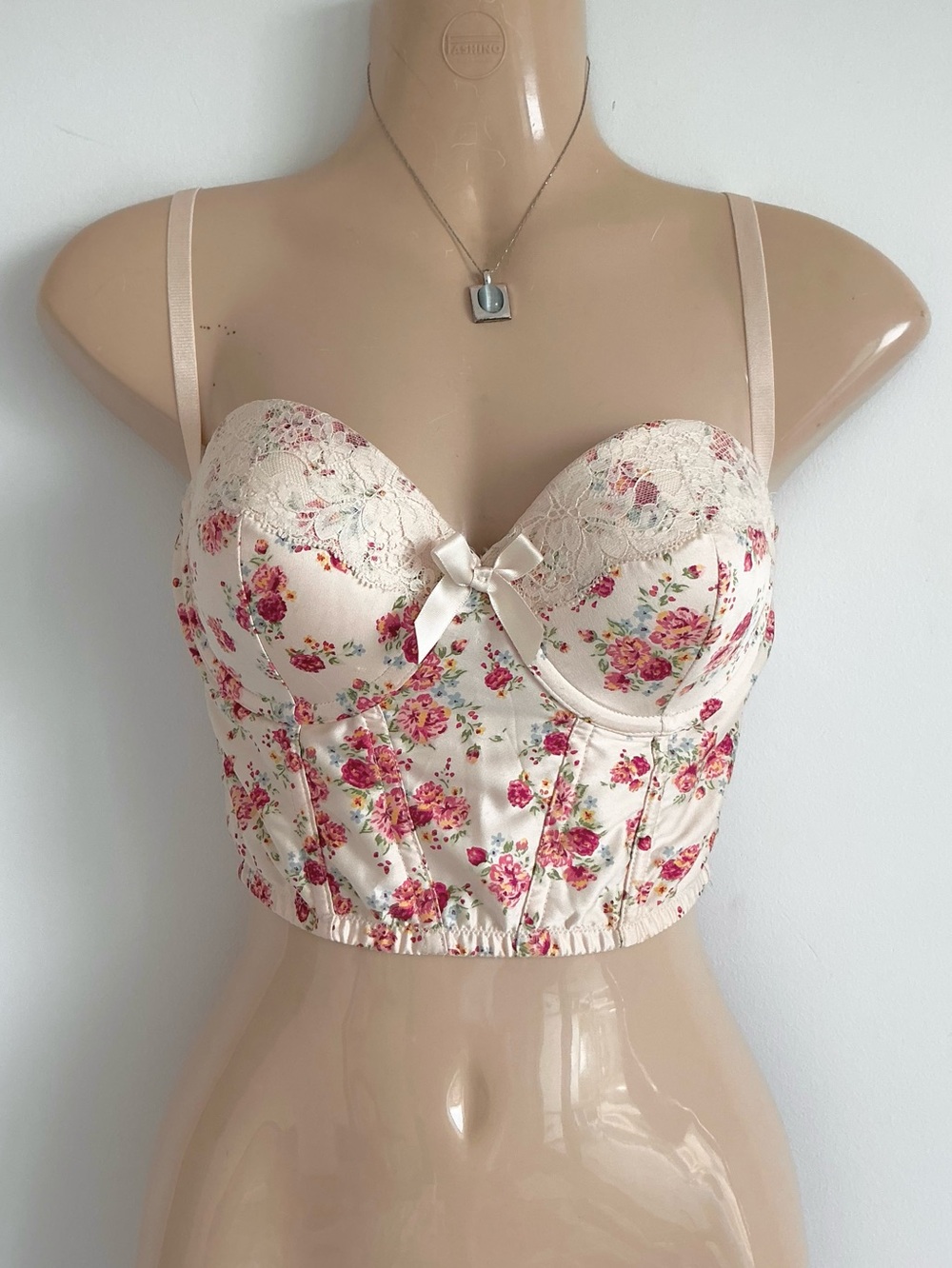 Y2K vintage Floral Lace Bustier Crop top red roses cream white lace corset boned